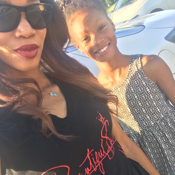 Meet the Posher - Picture 4 of 4